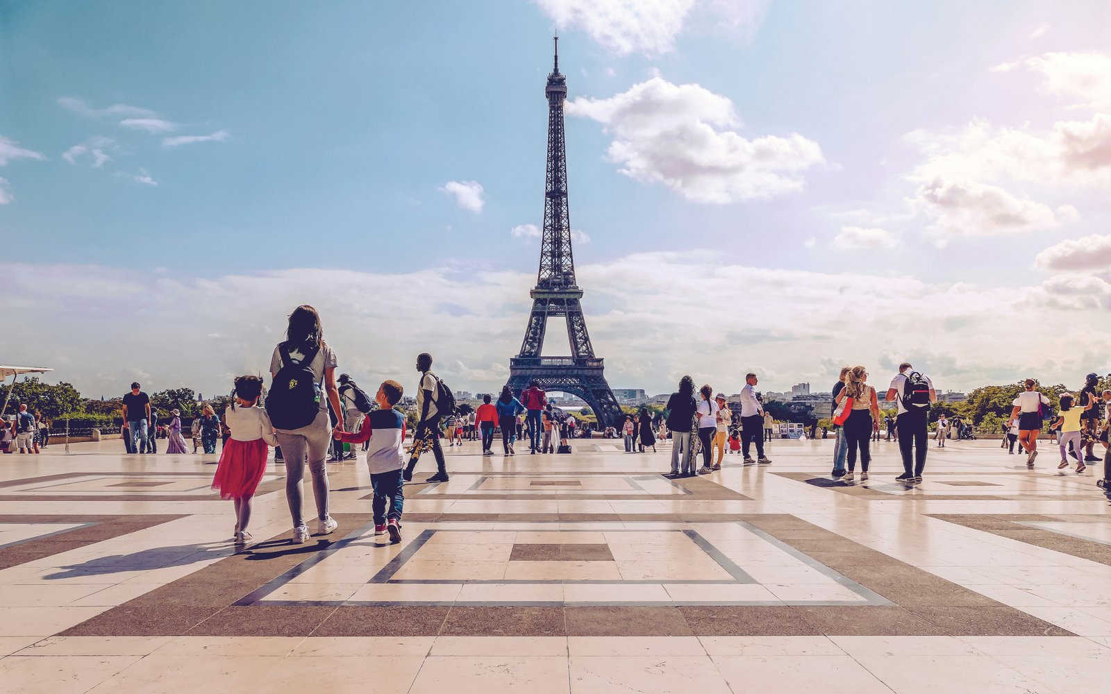 Business Etiquette in France: A Practical Guide for International Professionals