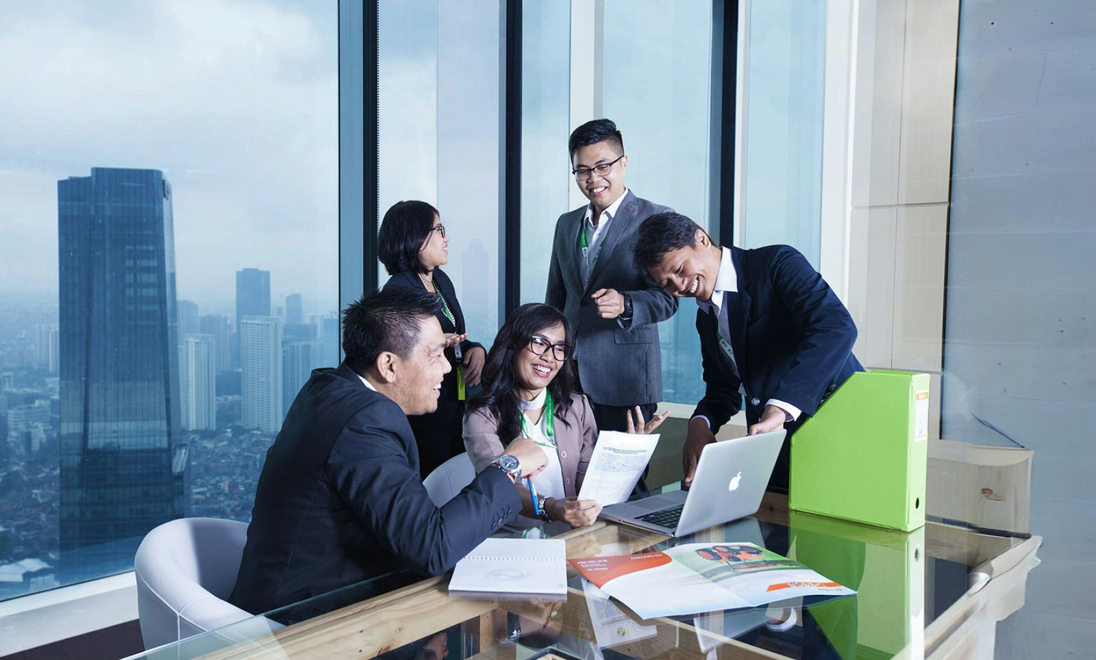 How to Research Business Etiquette Before an International Meeting (Without Overdoing It)